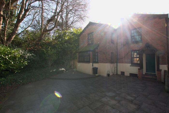 4 Bedroom Detached House To Rent In Andover Road, Newbury, RG14