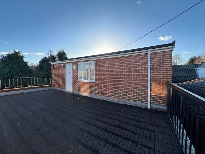 2 Bedroom Flat To Rent In Marsh Lane, Lymington, SO41