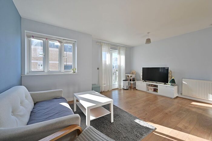 2 Bedroom Flat For Sale In Cezanne Road, Watford, WD25