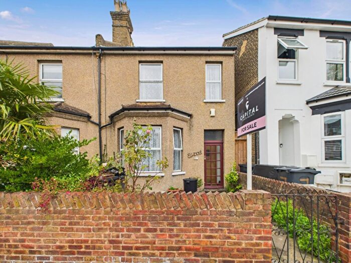 4 Bedroom End Of Terrace House For Sale In London Road, Bromley, Kent, BR1