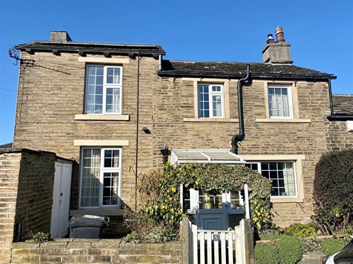 2 Bedroom End Of Terrace House For Sale In Lower Fold, Brighouse, HD6