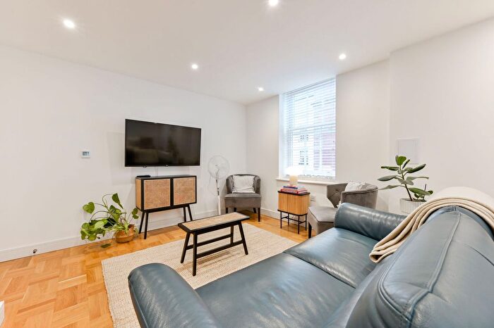 1 Bedroom Flat To Rent In West Kensington, Olympia, West Kensington, W14