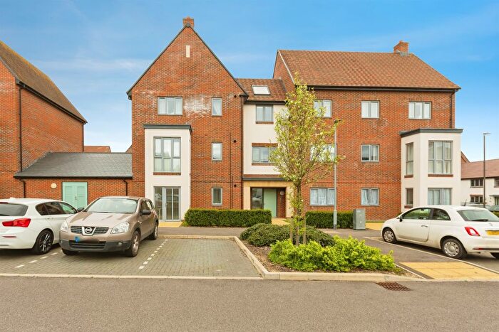 1 Bedroom Flat For Sale In Purssell Road, Weston Turville, Aylesbury, HP22