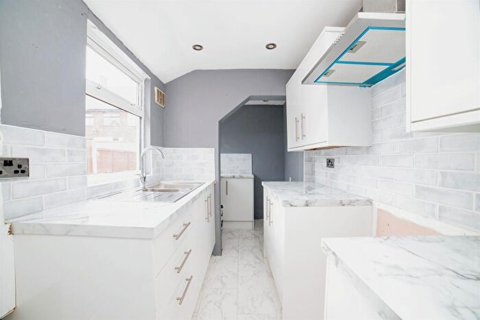 2 Bedroom Semi-Detached House For Sale In Lindley Street, Mansfield, NG18