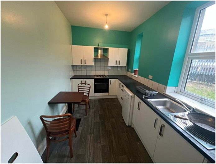 3 Bedroom Terraced House To Rent In Willow Lane, Huddersfield, HD1