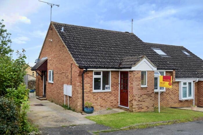 2 Bedroom Bungalow To Rent In Arundel Close, Kings Sutton, OX17