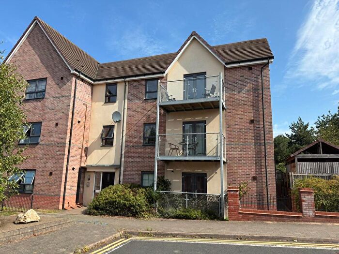 2 Bedroom Flat To Rent In Messenger Road, Smethwick, B66