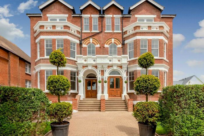 2 Bedroom Apartment To Rent In Shorncliffe Road, Folkestone, CT20