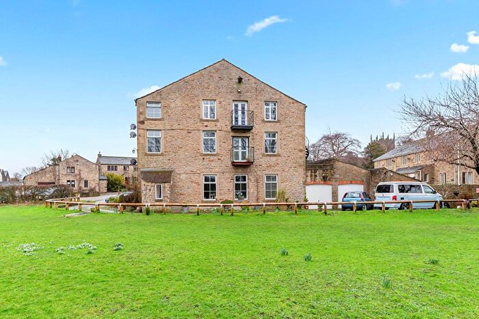 2 Bedroom Flat For Sale In Gargrave, Skipton, North Yorkshire, BD23