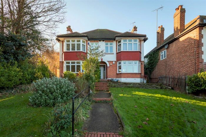 1 Bedroom Flat To Rent In Quatre Ports, Falmouth Avenue, London E4