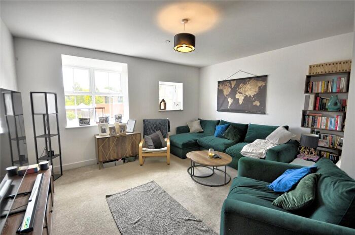 4 Bedroom Terraced House To Rent In Cottage Walk, Godalming, Surrey, GU7