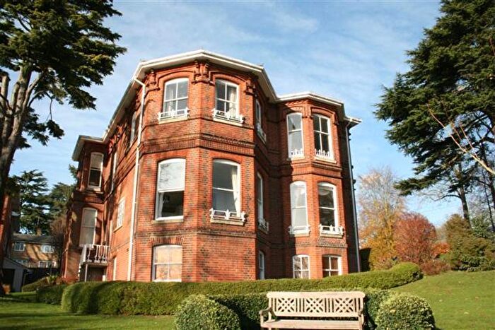 2 Bedroom Flat To Rent In St Peters Avenue, Caversham, Reading, RG4