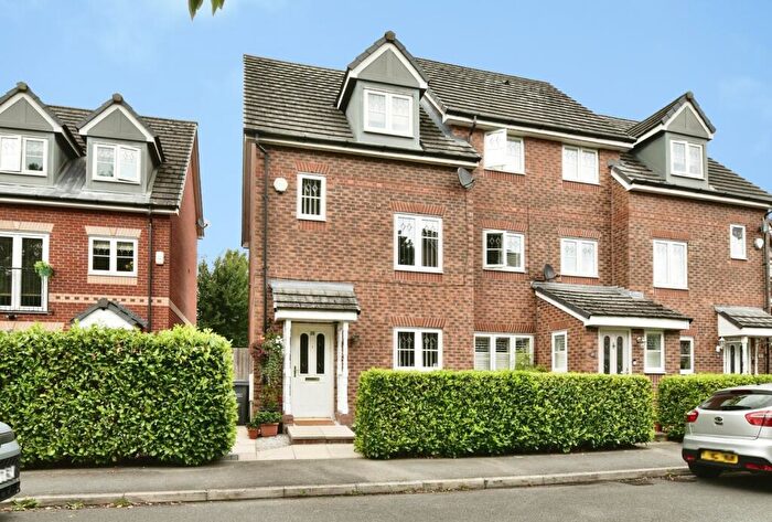 4 Bedroom End Of Terrace House For Sale In Lawnhurst Avenue, Manchester, M23