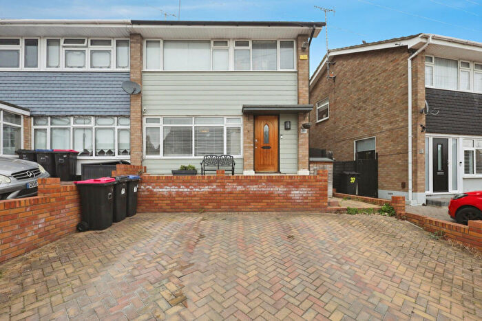 3 Bedroom Semi Detached House For Sale In Eastwood Old Road, Leigh-on-sea, SS9