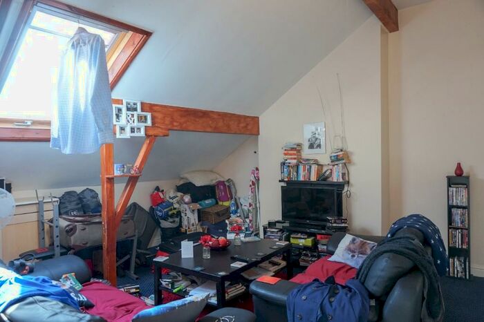 1 Bedroom Flat To Rent In Wesley Road, Leeds, West Yorkshire, LS12