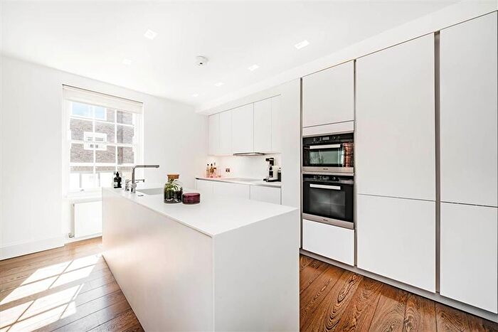 2 Bedroom Flat For Sale In George Street, Marylebone, W1U