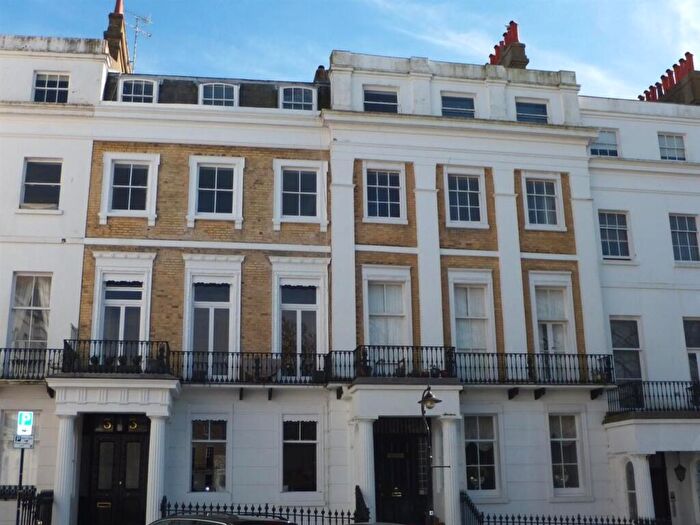 2 Bedroom Flat To Rent In Sussex Square, Brighton, BN2