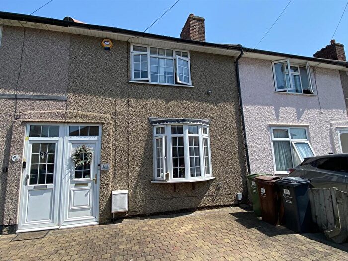 3 Bedroom Terraced House For Sale In Grafton Road, Dagenham, RM8