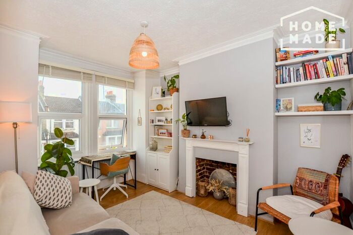 2 Bedroom Flat To Rent In Marian Road, London, SW16