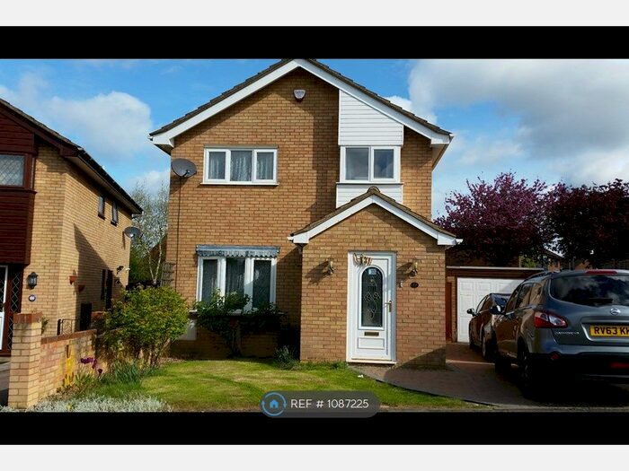 4 Bedroom Detached House To Rent In The Hedgerows, Milton Keynes, MK4