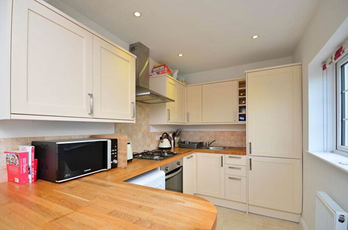 2 Bedroom Flat To Rent In Madrid Road, Guildford, GU2