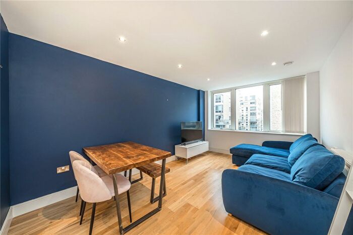 2 Bedroom Flat To Rent In Dowells Street, London, SE10