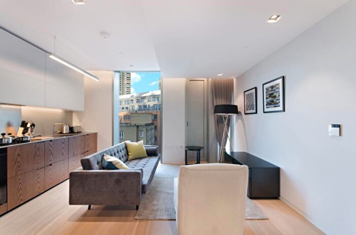 1 Bedroom Flat To Rent In Vicary House, Barts Square, Bartholomew Close, Barbican, London, EC1A