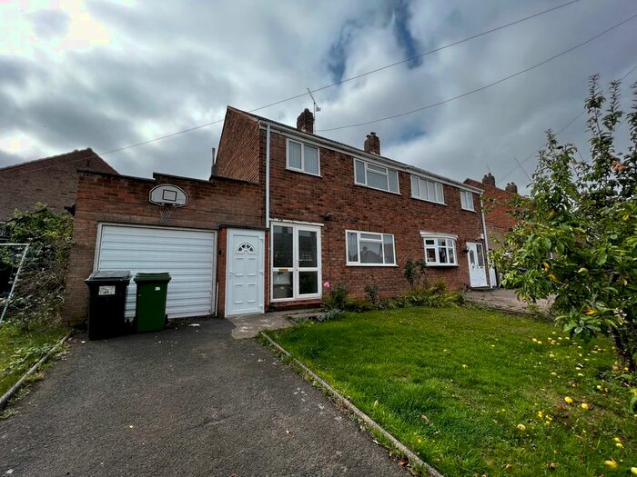 3 Bedroom Semi-Detached House To Rent In Whitehall Road, Penn, Wolverhampton, WV4
