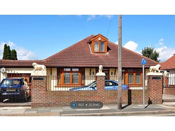 6 Bedroom Detached House To Rent In Belvedere Road, Bexleyheath, DA7