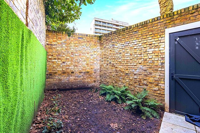 2 Bedroom Detached House For Sale In Cassland Road, London, Greater London, E9