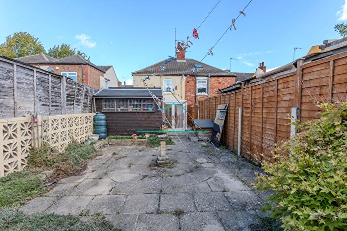 2 Bedroom Semi-detached House For Sale In Finedon Road, Wellingborough, NN9