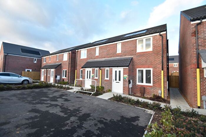 2 Bedroom Semi Detached House To Rent In Oakcroft Lane, Stubbington, Fareham, Hampshire, PO14