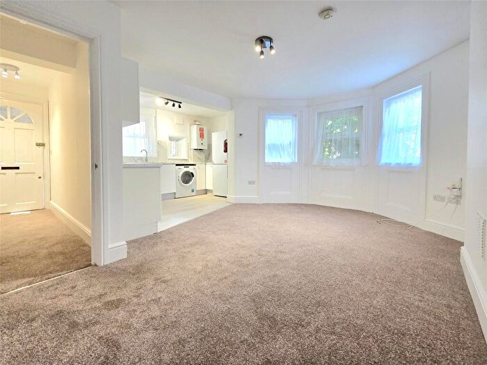 3 Bedroom Maisonette To Rent In Footscray Road, London, SE9