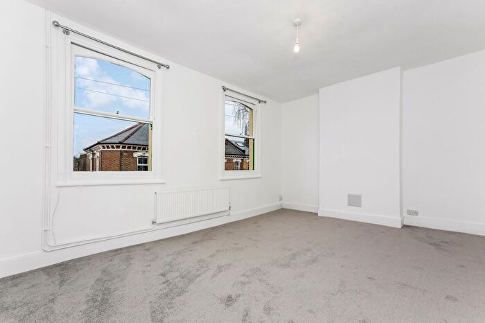 1 Bedroom Flat To Rent In Flat Floor Flat, Fellbrigg Road, London, SE22