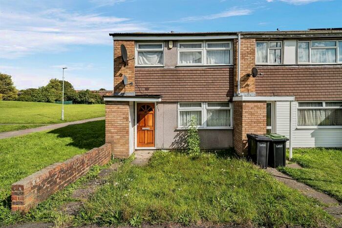 3 Bedroom House To Rent In Waleys Close, Luton, LU3