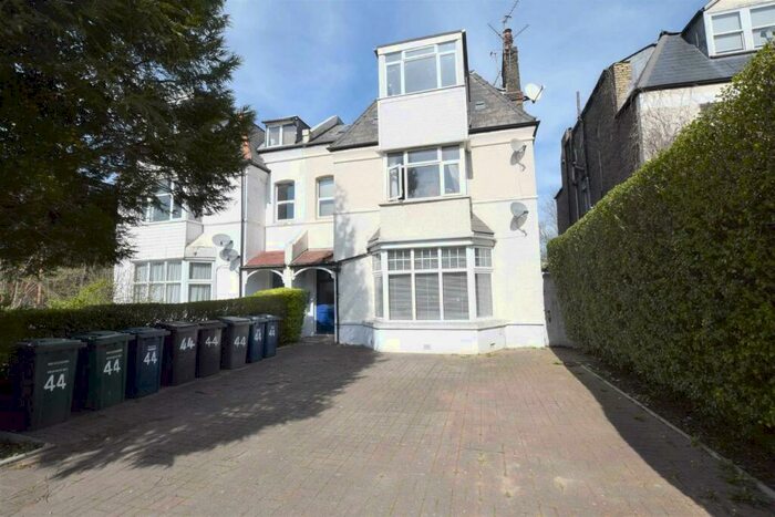 2 Bedroom Flat To Rent In Woodside Park Road, Woodside Park, N12