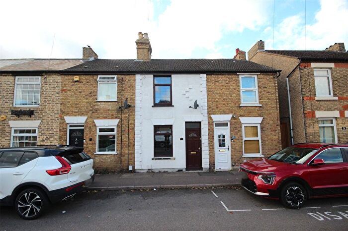 3 Bedroom Terraced House For Sale In Farrer Street, Kempston, Bedford, Bedfordshire, MK42