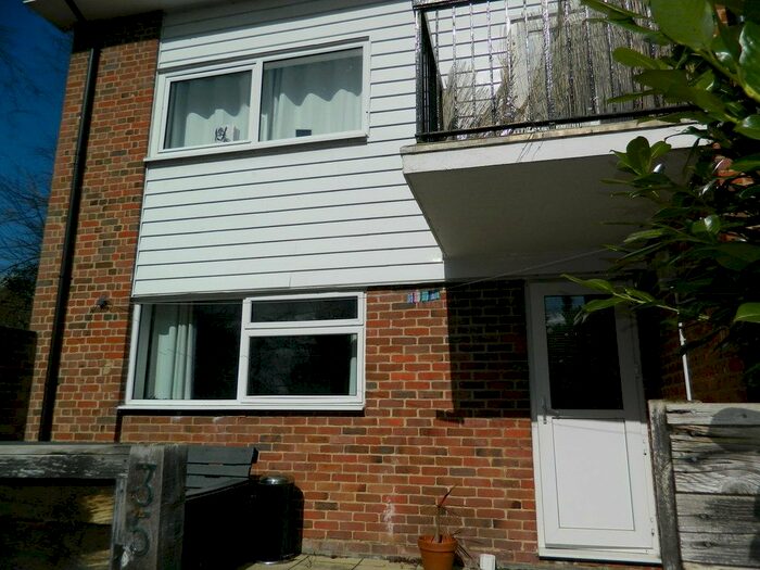 2 Bedroom Maisonette To Rent In Bells Hill Green, Stoke Poges, Buckinghamshire, Bz, SL2