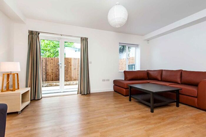 1 Bedroom Flat To Rent In Mossbury Road, Battersea, SW11