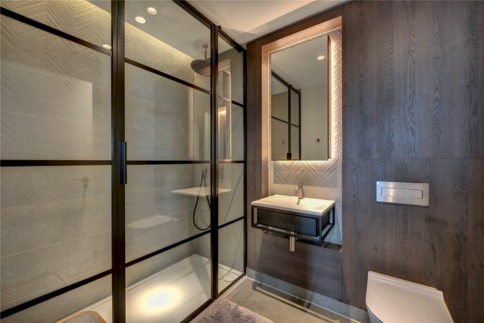 2 Bedroom Flat For Sale In Cleveland Street, London, W1T