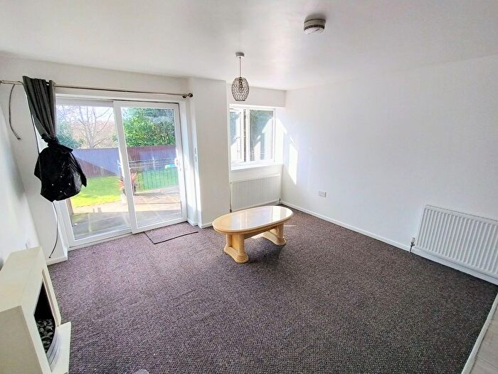 2 Bedroom Flat To Rent In Alderwood Precinct, Northway, Sedgley, DY3