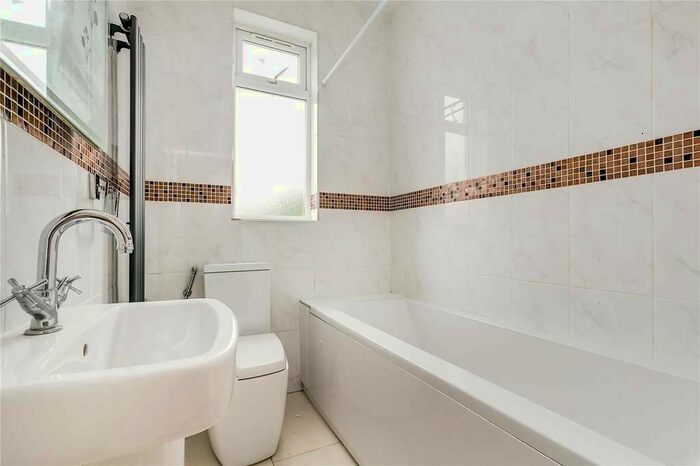 1 Bedroom Flat To Rent In Putney High Street, London, SW15