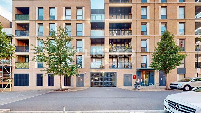 1 Bedroom Flat For Sale In Addington Close, Southall, UB2