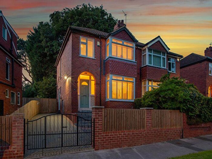 3 Bedroom Semi Detached House For Sale In Coppice Way, Roundhay, Leeds, LS8