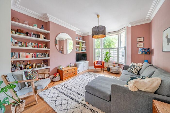 2 Bedroom Flat For Sale In Lilford Road, London, SE5