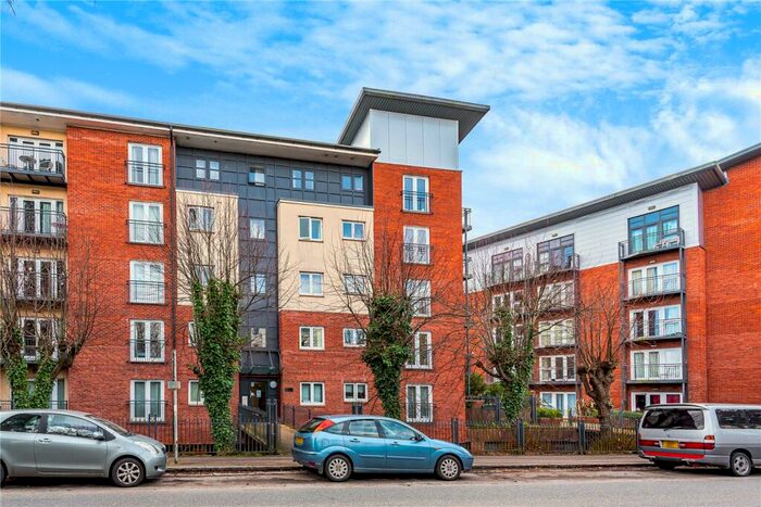 3 Bedroom Apartment To Rent In New North Road, Exeter, EX4