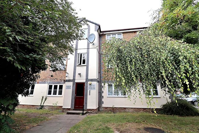 1 Bedroom Flat To Rent In Tennyson Close, Scotland Green Road, Enfield, EN3