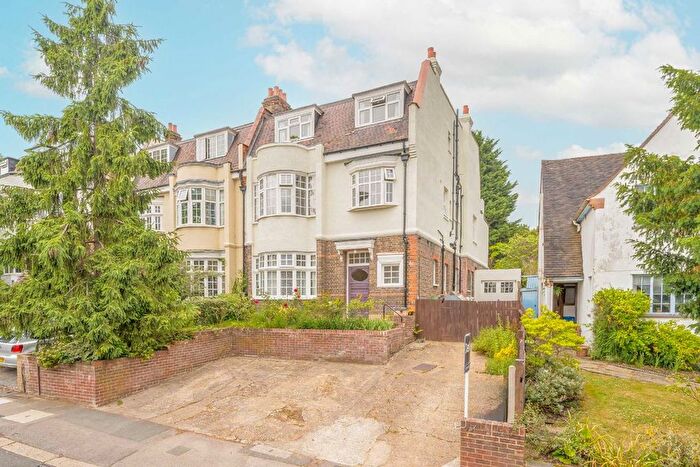 6 Bedroom Semi-Detached House For Sale In Vineyard Hill Road, London, SW19