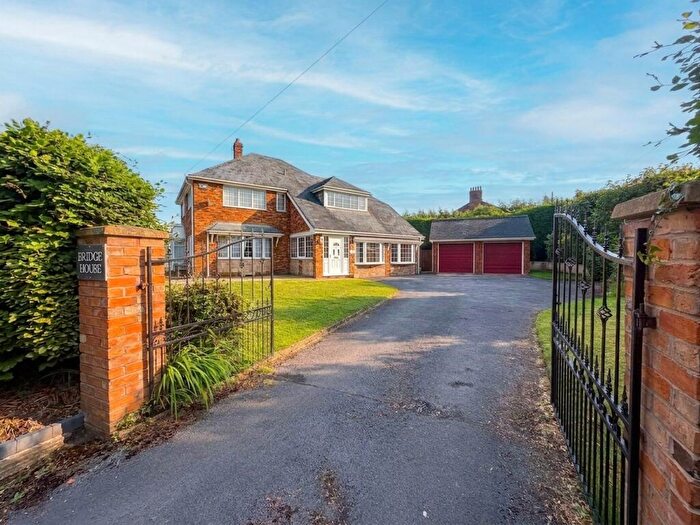 5 Bedroom Detached House For Sale In Station Road, Holmes Chapel, CW4