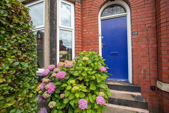 5 Bedroom Terraced House To Rent In Hessle View, Hyde Park, Leeds, LS6